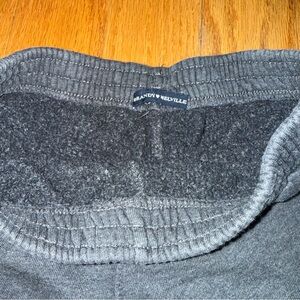 💜Brandy Melville Charcoal Grey Fleece-Lined Sweatshirt Collar